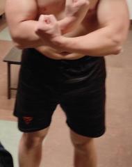 Топтық порно: бір қыз және көптеген жігіттер Мега ақымақтық